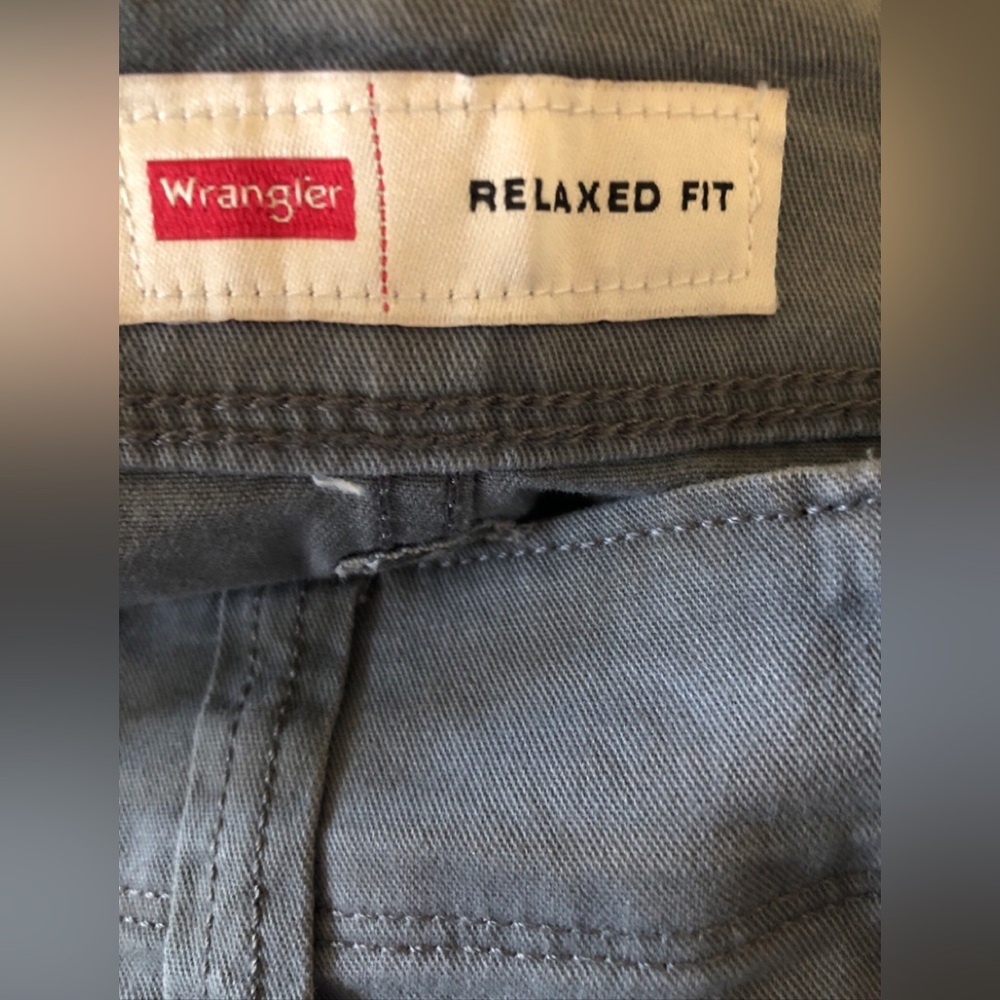 WRANGLER Mens Cargo Shorts Size 48” Waist Gray Cotton Elastane New - Picture 7 of 9